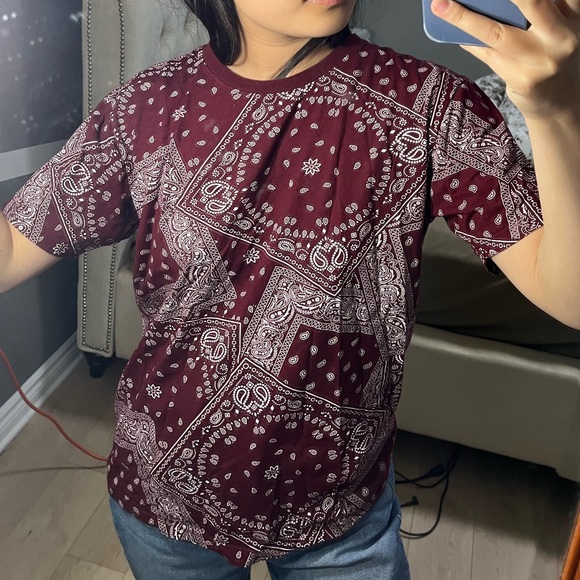 Bandana patterned short sleeve maroon top - Picture 1 of 1